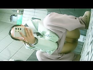 大神潜入商场女厕近距离偷拍流出4位美女职员各种极品嫩鲍鱼